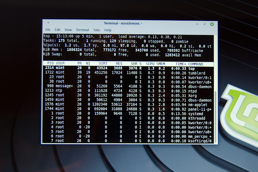 Command Line Interface - Terminal window in Linux Mint [photo: Henrik Hemrin]