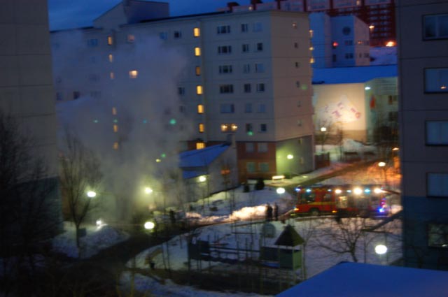 Det brinner i Norsborg. Photo: Henrik Hemrin
